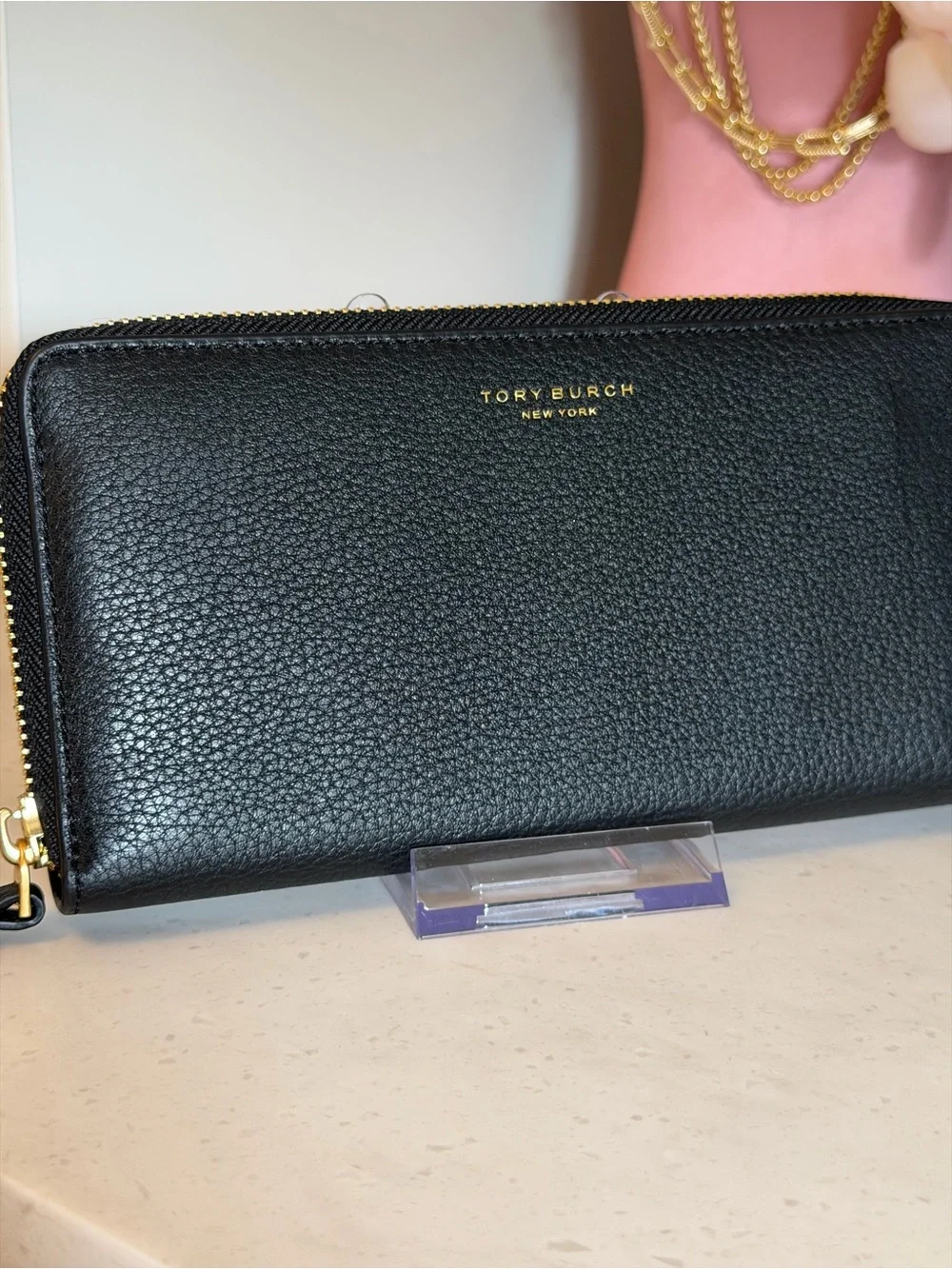 Tory Burch EUC Black Pebbled Leather Zip Wallet with Gold Hardware